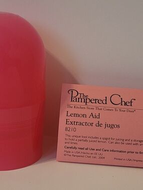The Pampered Chef Lemon Aid Juicer - Hot Pink